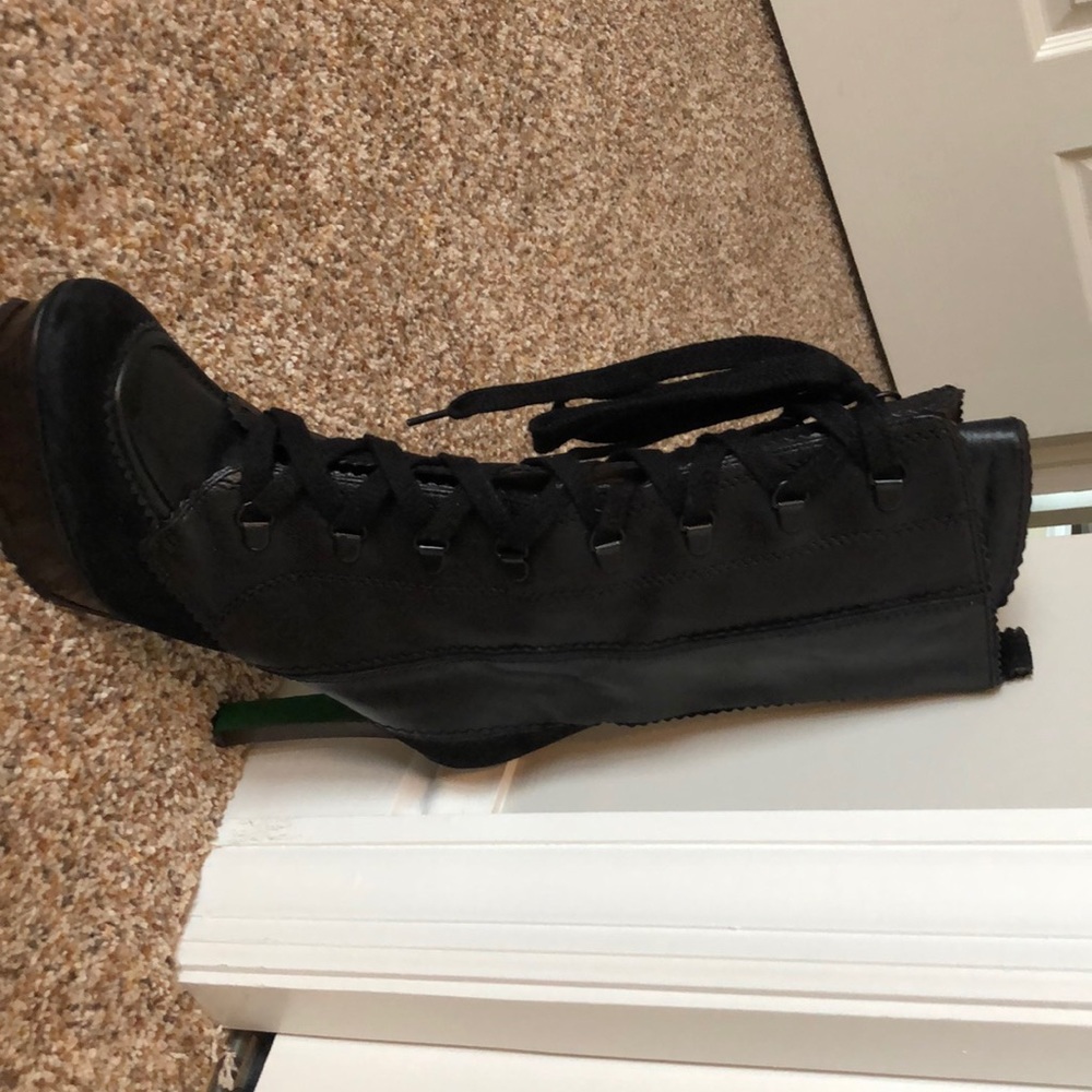 Lisa for Donald J. Pliner Black Boots.